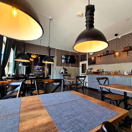 Dala-Jaerna Hotell Och Vandrarhem Esterno foto