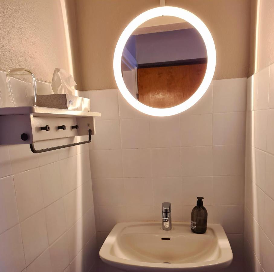 Dala-Jaerna Hotell Och Vandrarhem Esterno foto