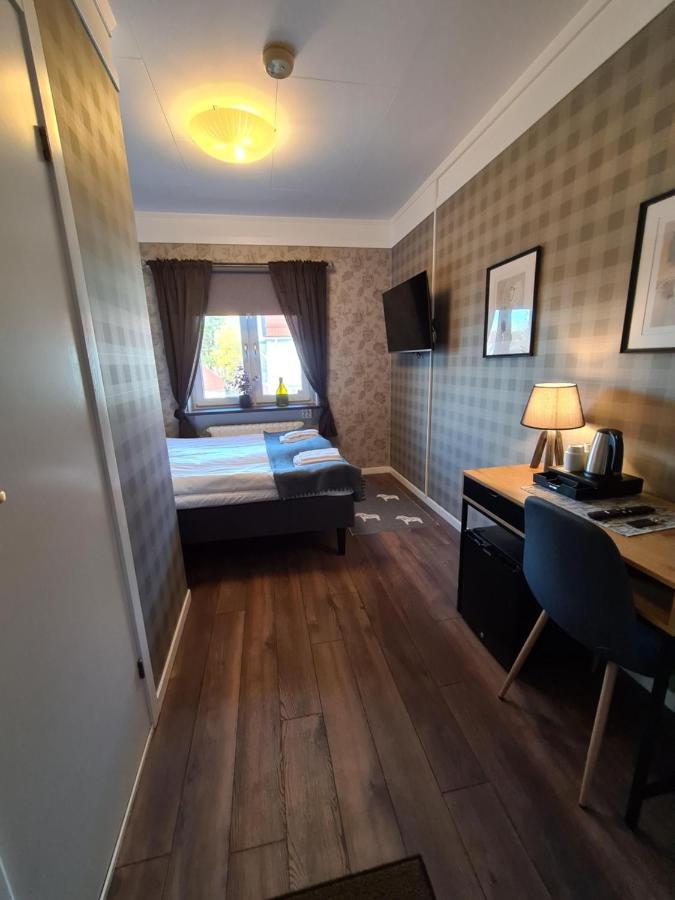 Dala-Jaerna Hotell Och Vandrarhem Esterno foto