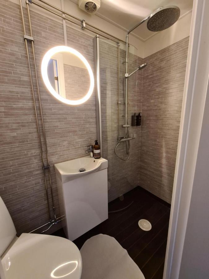 Dala-Jaerna Hotell Och Vandrarhem Esterno foto