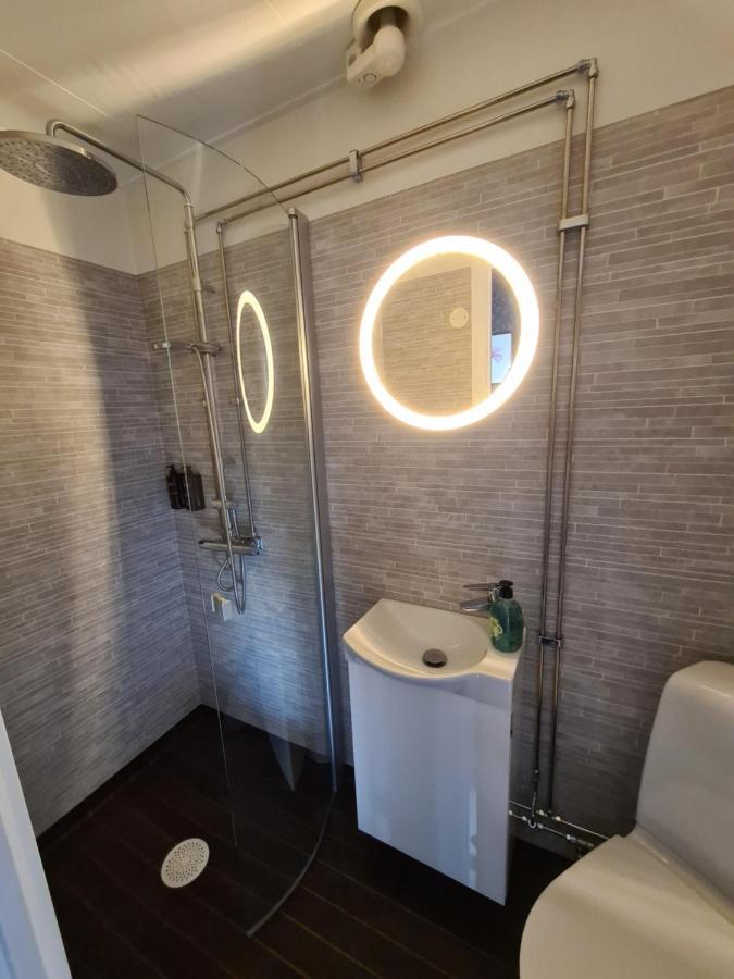 Dala-Jaerna Hotell Och Vandrarhem Esterno foto